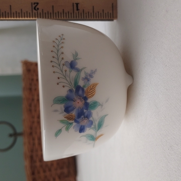 AKECHI teacup macha bowl gold leaf blue flowers crisp white Japanese catchall - Picture 11 of 16